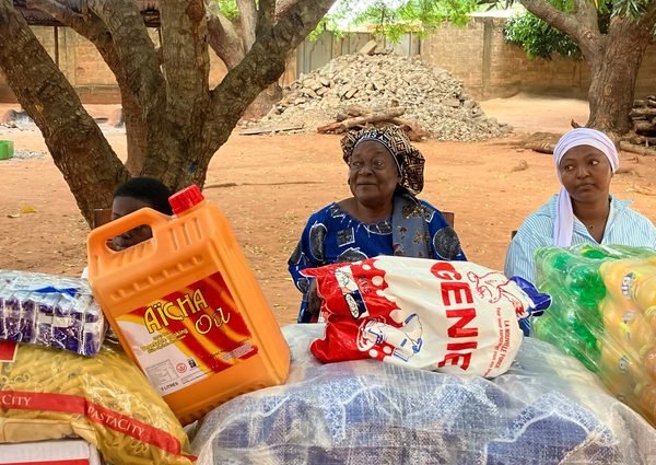 DON ALIMENTAIRE À L’ORPHELINAT FAMILLE GLORIEUSE