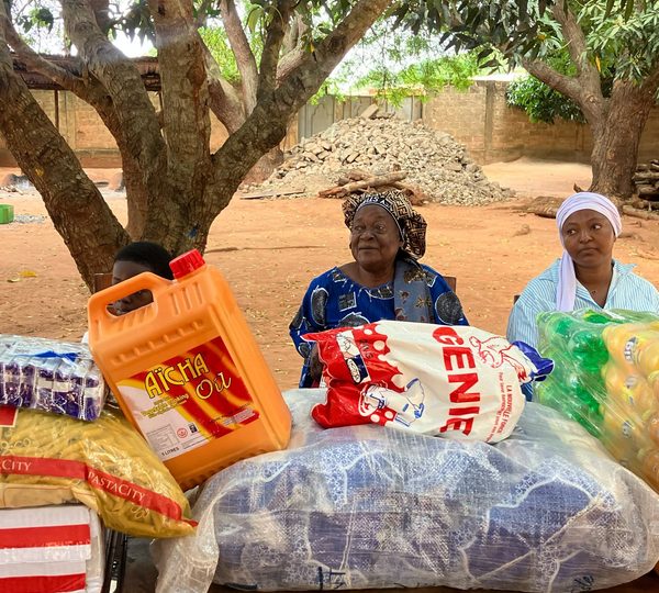 DON ALIMENTAIRE À L’ORPHELINAT FAMILLE GLORIEUSE